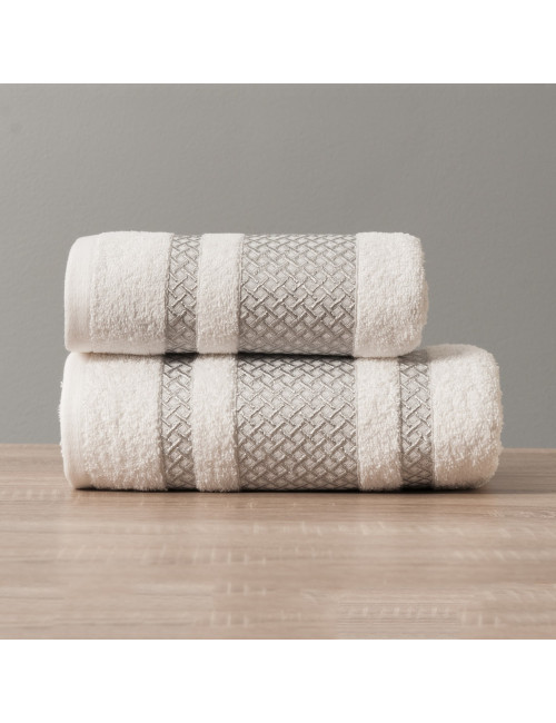 Ręcznik 50x90 biały bawełniany LIONEL ze srebrną bordiurą 102