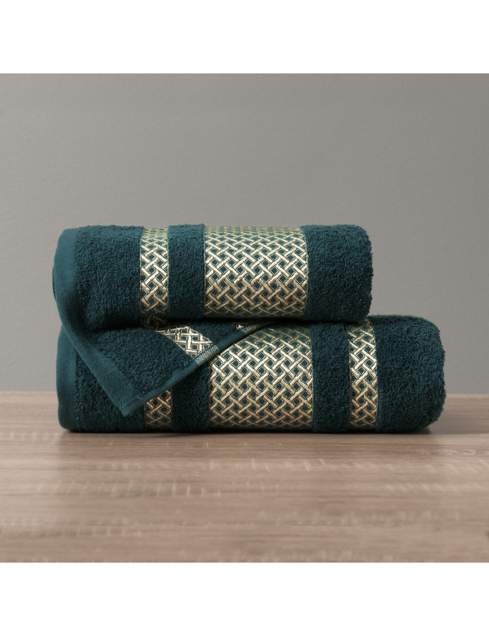 Ręcznik 70x140 turkusowy bawełniany LIONEL ze złotą bordiurą 001