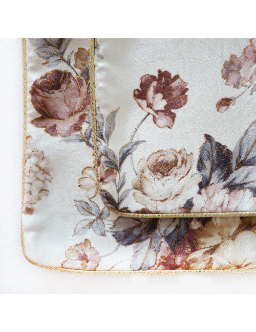 Elegancka biało różowa poszewka na poduszkę 45x45 złota biza SHINY