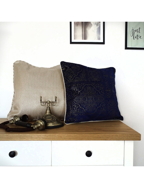 Elegancka granatowa poszewka na poduszkę 45x45 beżowy ornament SHINY