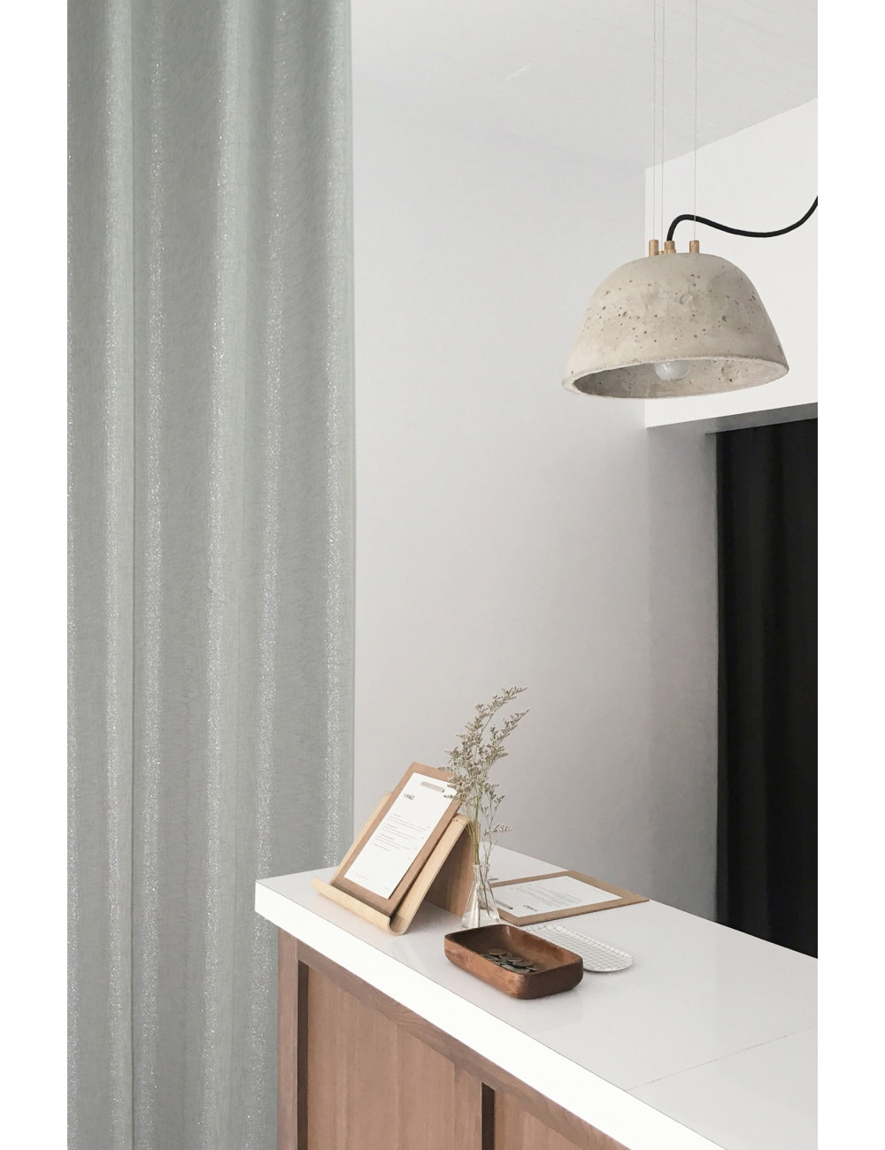 Długa zasłona 140x250 do sypialni na przelotkach szaro srebrna LYON