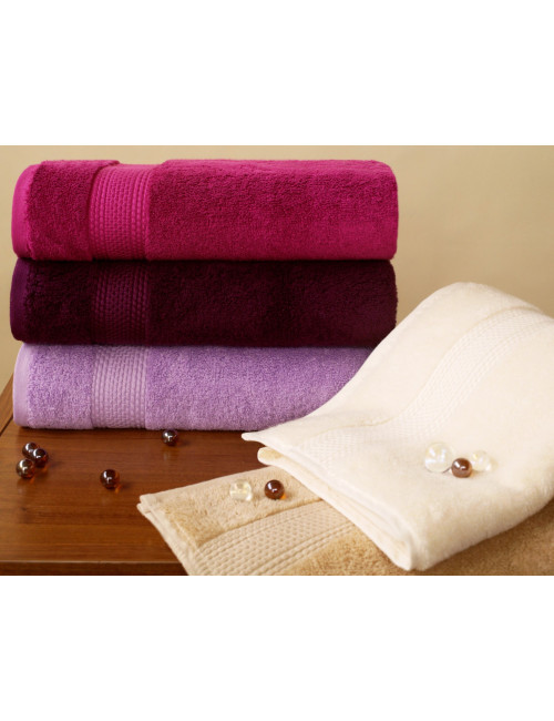Ręcznik 70x140 Fuksja EGYPTIAN 600 g/m2