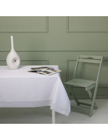 Biały plamoodporny obrus Snow na stół 140x200 Classic Home Bagdad szary rant prostokątny