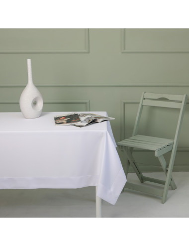 Biały plamoodporny obrus Satin na stół 140x240 Classic Home Bagdad prostokątny