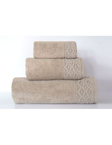 Ręcznik 50x90 kakaowy koronka CALMA