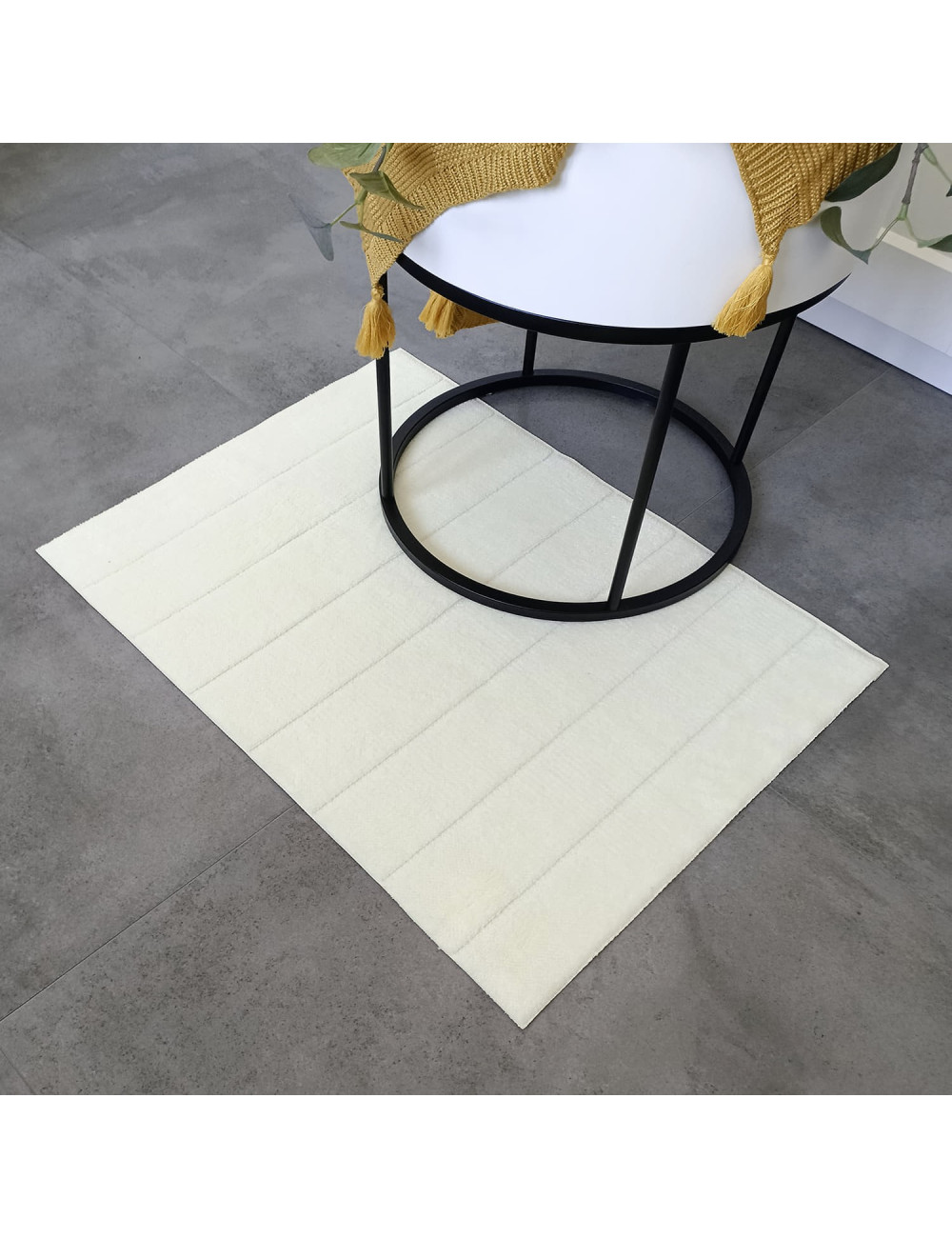 Dywanik antypoślizgowy 50x70 uniwersalny kremowy