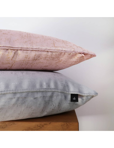 Poszewka 45x45 pudrowy róż złote zdobienia